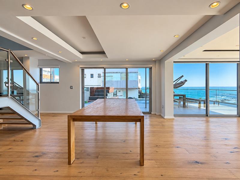 3 Bedroom Property for Sale in Sea Point Western Cape